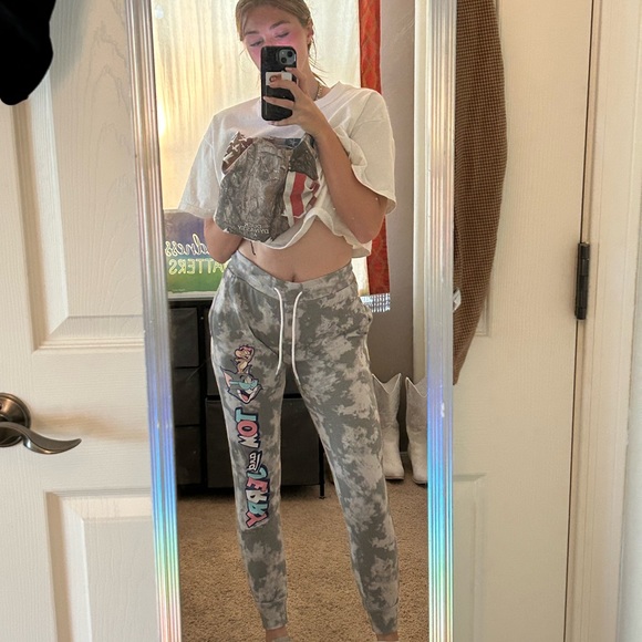 Tom and Jerry Sweat pants so fun! Great for a workout or around the house:) - Picture 4 of 5